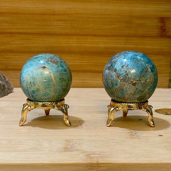 🍒BOGO🍒 Neon Blue Apatite Sphere 🩵 w/ Gemmy Areas everywhere - Picture 8 of 12